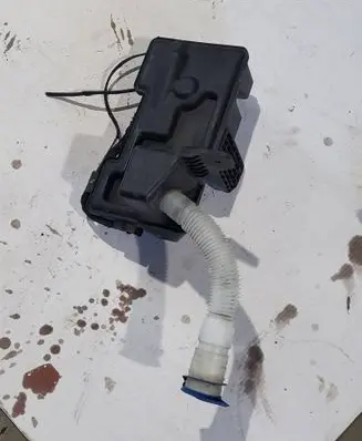 Volkswagen Tiguan Windshield washer fluid reservoir/tank 5N0955453