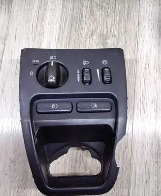 Volvo XC90 Light switch 8685452