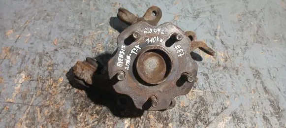 Toyota Avensis T270 Rear wheel hub spindle/knuckle 
