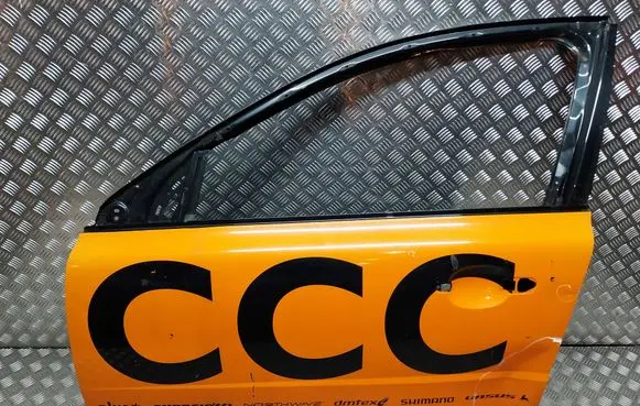 Volvo V70 Front door S26372108
