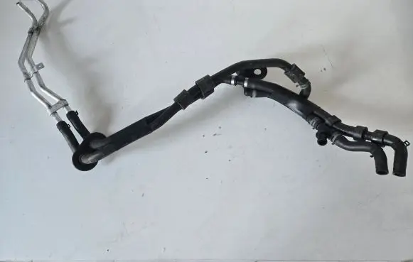 Audi Q7 4M Engine coolant pipe/hose 4M0121071C