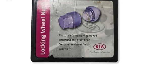 Alfa Romeo Mito Anti-theft wheel nuts and lock LP490ADU00