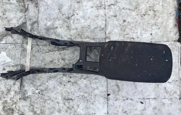 Toyota RAV 4 (XA30) Armrest 5881142030