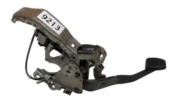 Toyota RAV 4 (XA30) Brake pedal