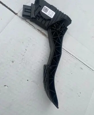 Volkswagen Golf VII Accelerator throttle pedal 5Q1723503H 6PV01062111