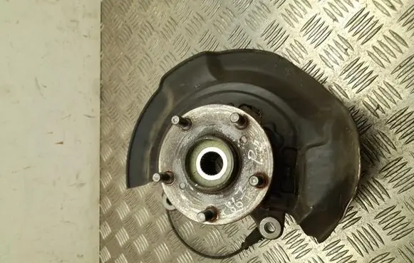 Toyota Auris E180 Front wheel hub