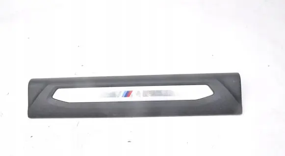 BMW 1 F40 Rear sill (body part) 