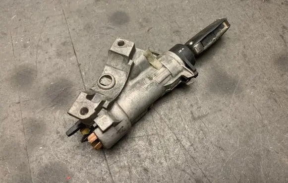 Audi A4 S4 B5 8D Ignition lock 4B0905851C 4B0905849 04160200