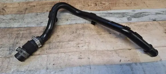 Engine coolant pipe/hose