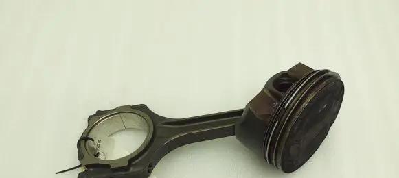 Ford Mustang V Piston with connecting rod
