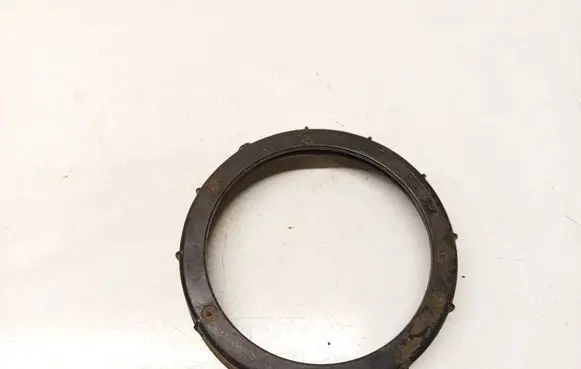 Toyota Avensis T250 In tank fuel pump screw locking ring/nut 