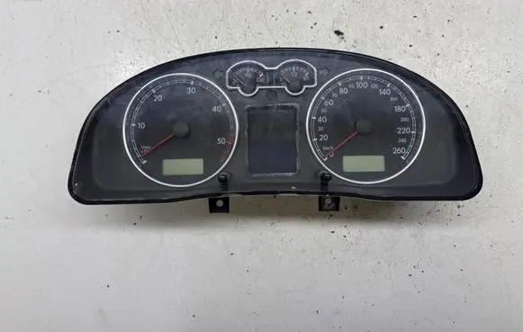 Volkswagen PASSAT B5.5 Speedometer (instrument cluster) 110080198