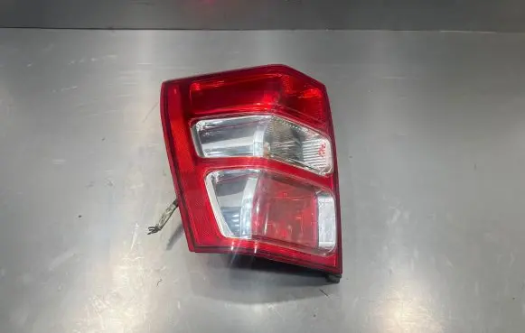 Suzuki Grand Vitara II Rear/tail lights 22059079 1504 0945053