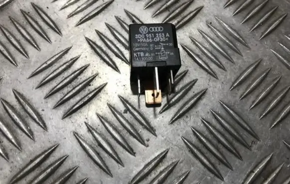Audi A4 S4 B5 8D Other relay 3d0951253a
