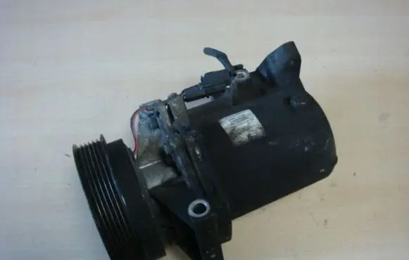 Nissan Note (E12) Air conditioning (A/C) compressor (pump) 926003VC6B