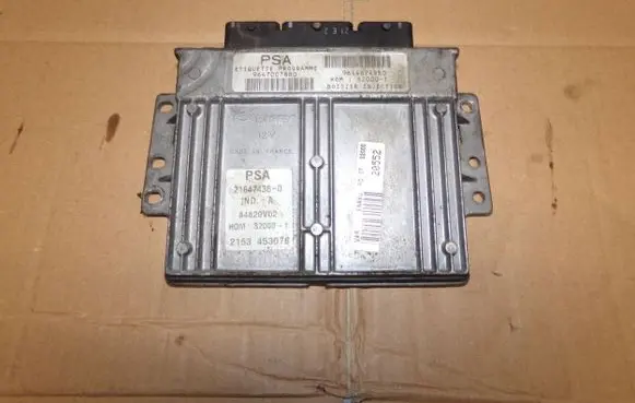 Citroen Xsara Picasso Engine control unit/module 9647007880
