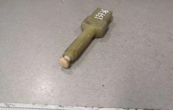Audi A8 S8 D2 4D Brake pedal sensor switch 443945515