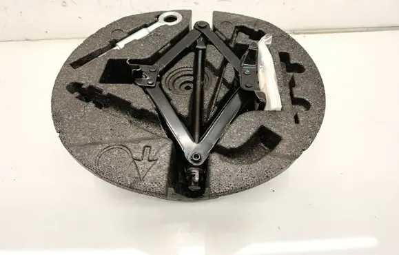 Volvo V70 Tool set 31280278