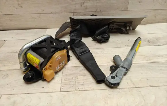 Opel Insignia A Front seatbelt 12848365