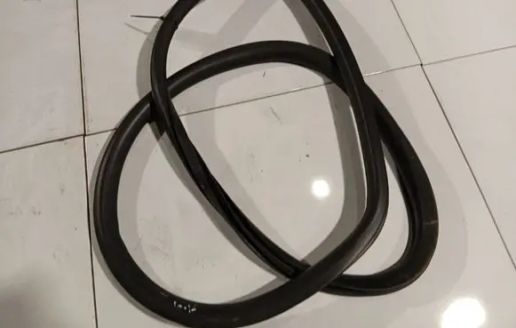 Volvo V40 Rubber seal rear door