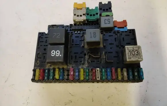 Volkswagen Multivan T4 Fuse box set 357937039