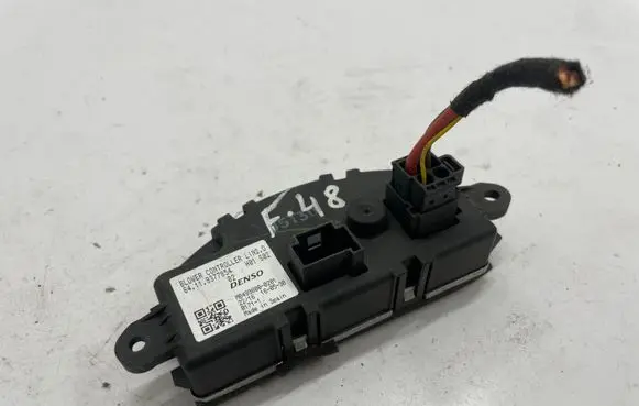BMW X1 F48 F49 Heater blower fan relay 9377854