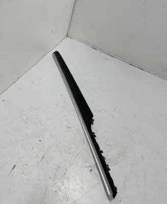 Porsche Macan (95B) Front door trim bar 95B867410D 36165594