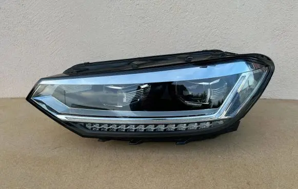 Volkswagen Touran III Headlight/headlamp 5TB941081A