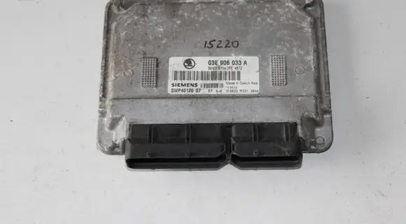 Skoda Fabia Mk1 (6Y) Engine control unit/module 03E906033A 5WP4012007