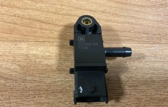 Opel Insignia A Exhaust gas pressure sensor 55566186 1798