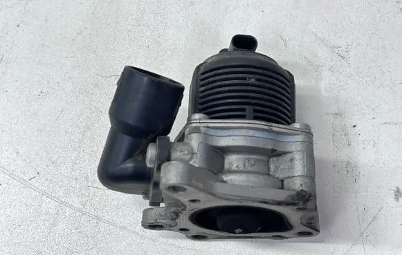 Volkswagen PASSAT B8 USA EGR valve 06K131097N 06K131097
