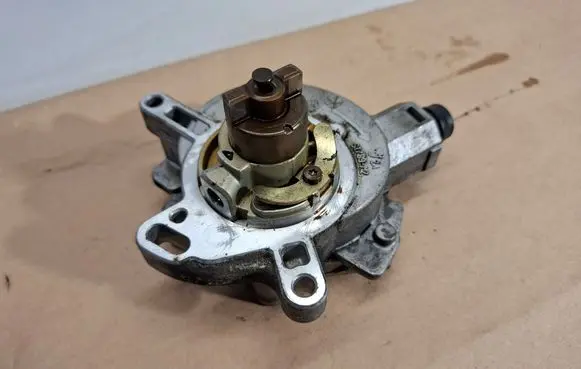 Volvo V60 Vacuum pump BM5G2A451 BM5G2A451EC