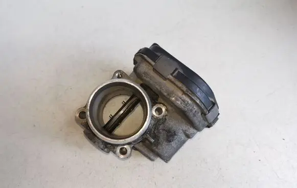 Ford C-MAX II Throttle valve 9673534480