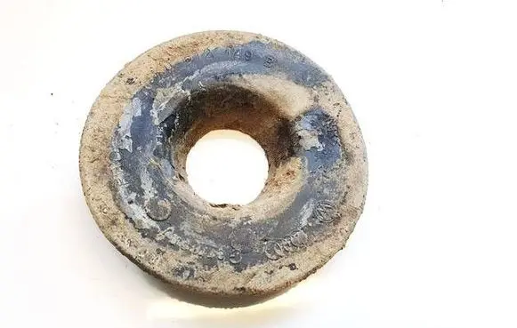 Volkswagen PASSAT B6 Front coil spring rubber mount 1K0512149B