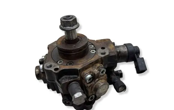 Audi A6 S6 C6 4F Fuel injection high pressure pump 059130755S