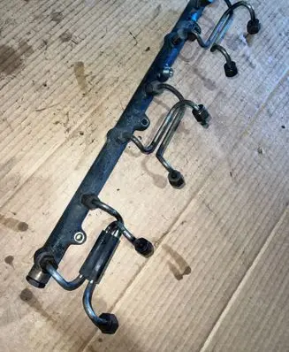 BMW 5 E39 Fuel main line pipe 0445216002