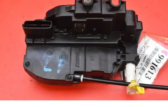 Nissan Note (E11) Front door lock
