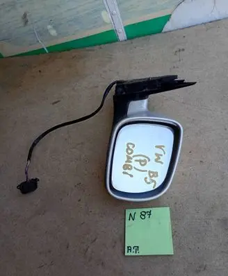 Volkswagen PASSAT B5 Front door electric wing mirror 5659898