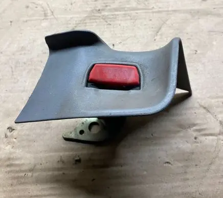 BMW 5 E34 Front seatbelt buckle 721181486379 0556521