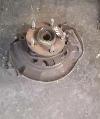 Toyota Avensis T270 Front wheel hub spindle knuckle