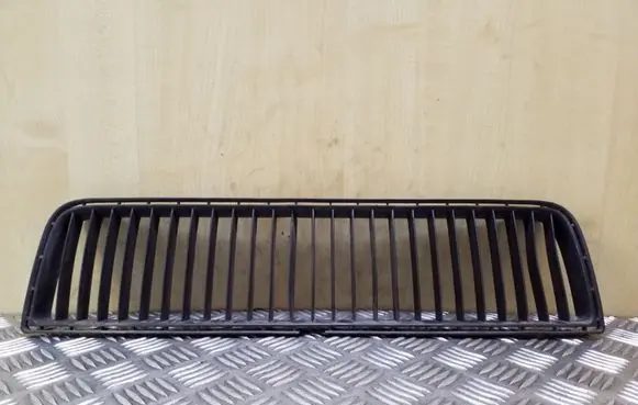 Skoda Octavia Mk1 (1U) Front bumper lower grill 1U0853677