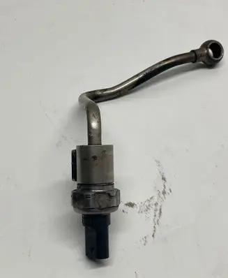 Toyota RAV 4 (XA40) Oil pressure sensor 8570936