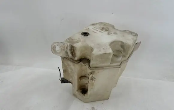 Volvo V70 Windshield washer fluid reservoir/tank 30784233