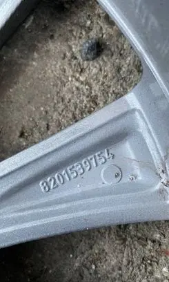 Renault Kadjar R19 alloy rim 8201539754