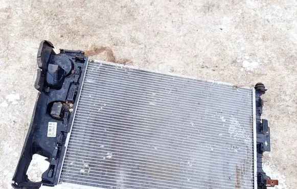 Volvo XC70 Coolant radiator 31250102
