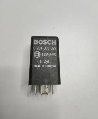 Volkswagen Touareg I Glow plug pre-heat relay 0281003029 4EO907282A PA66GF35