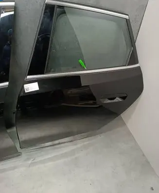 BMW 2 Active Tourer U06 Rear door