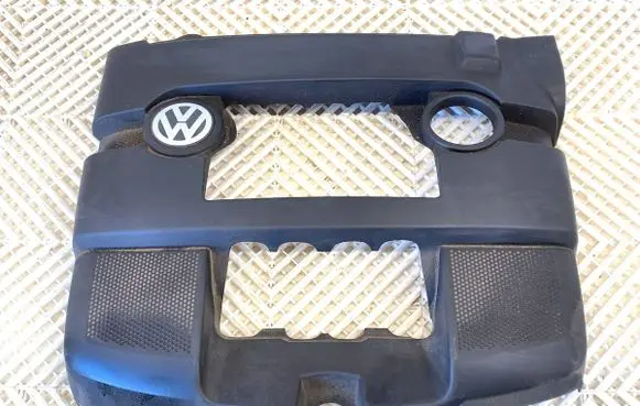 Volkswagen Golf V Engine cover (trim) 06A103925CE