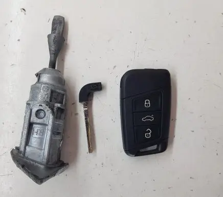 Volkswagen PASSAT B8 Coupe door lock (next to the handle) 3G0837167A 3G0837168A