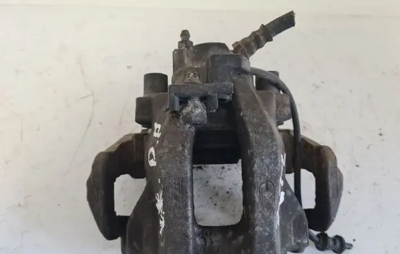 Mercedes-Benz E W211 Front brake caliper